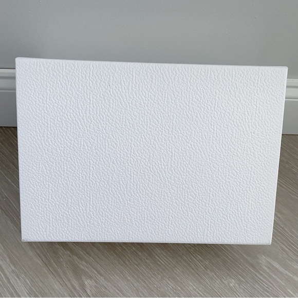 Dior Gift Box - Picture 5 of 7